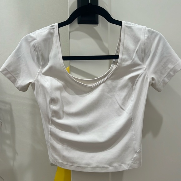 White Lululemon cropped shirt - Picture 1 of 4